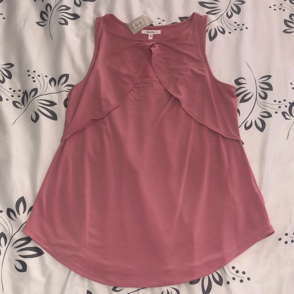 Tank-top with cute chest detail